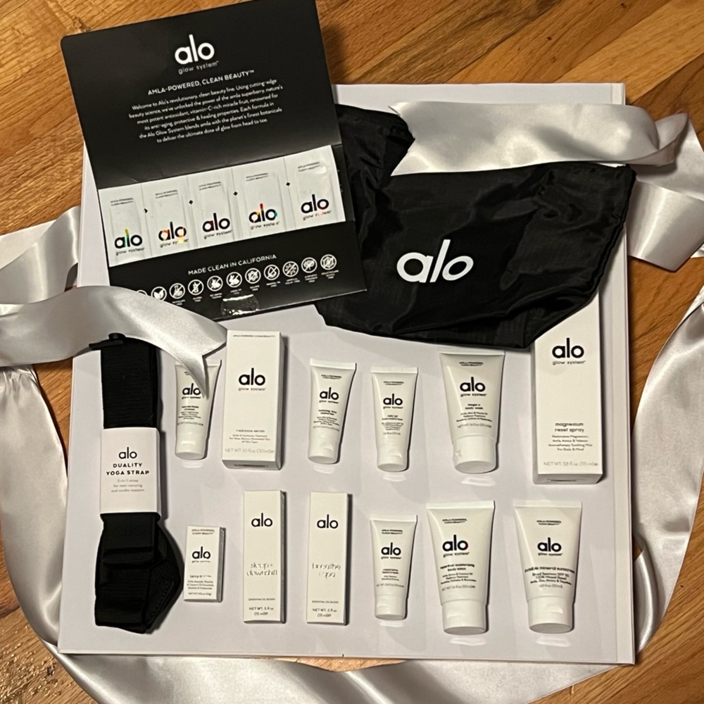 Alo Glo System set including travel bag & Alo Duality Yoga Strap all brand new!